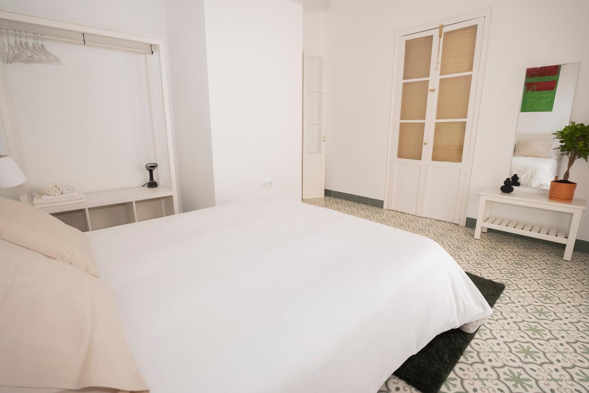 California Apartament Dos De Mayo Seville Luaran gambar